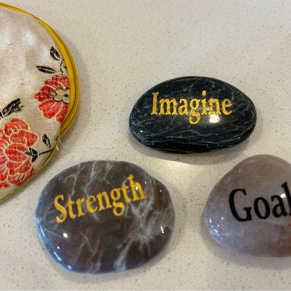 Set of Inspirational Wish Stones and Pouch - Picture 4 of 10